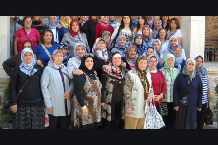 KONYALI HANIMLAR MEVLANAYI MANISADA ANDILAR 