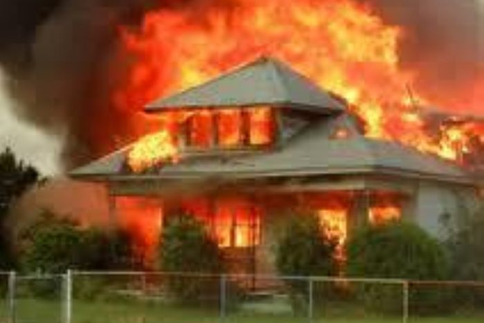 EMİN KIRKIZIN EVİNDE YANGIN 